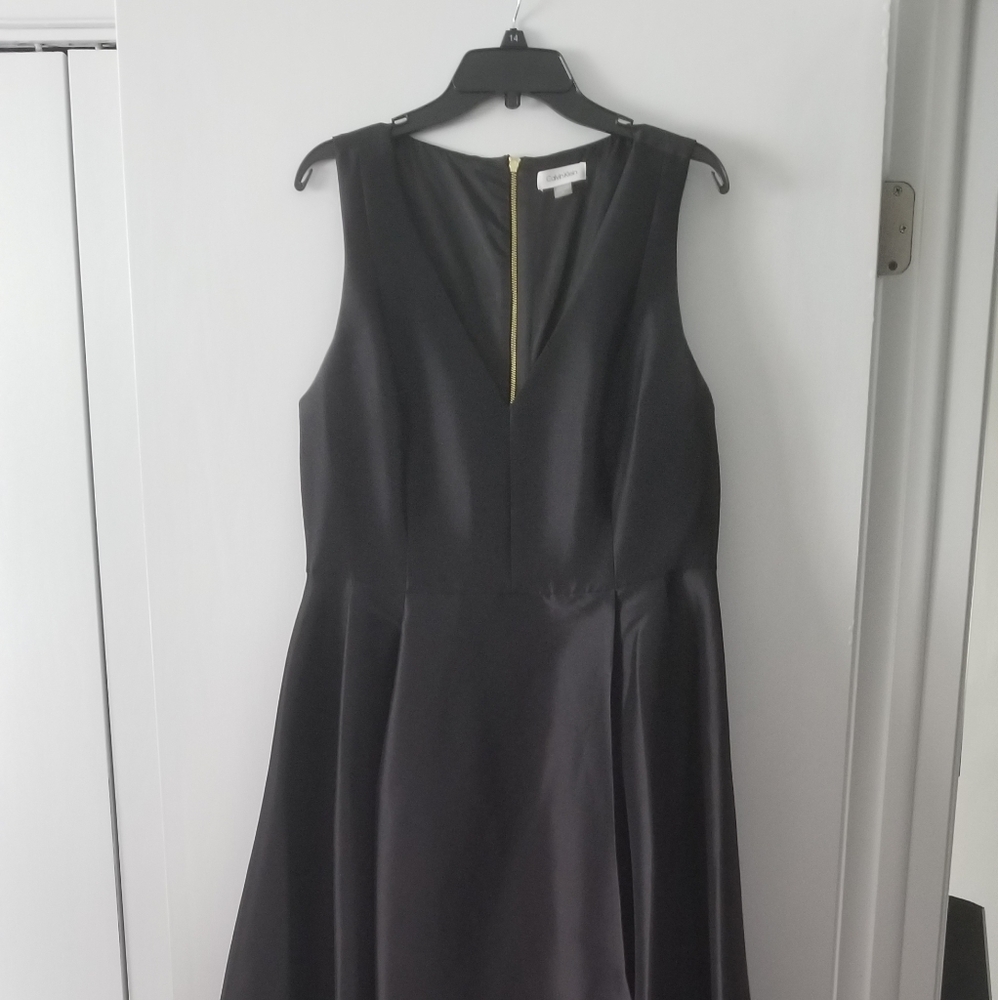 Mid low dress